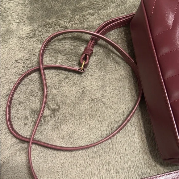 Burgundy Quilted Crossbody bag - Picture 11 of 11